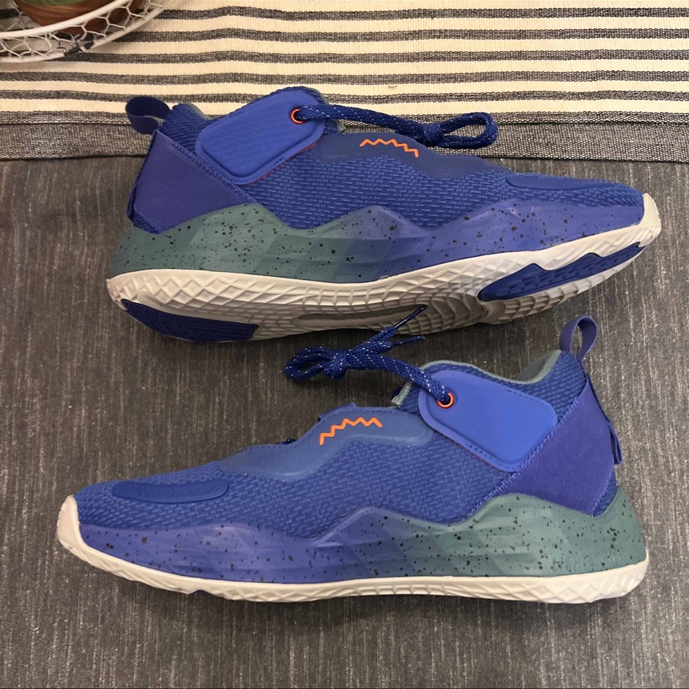 Adidas DON issue 3